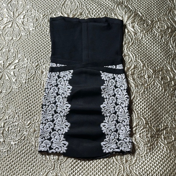 bebe Dresses & Skirts - Bebe Black and White Strapless Bodycon Dress